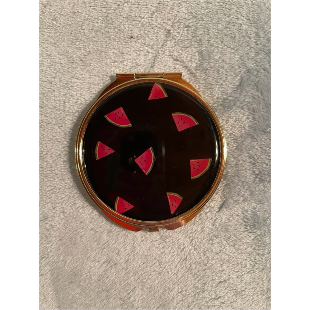 Compact Mirror